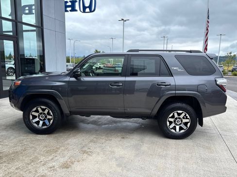 Used 2023 Toyota 4Runner TRD Off-Road Premium w/ Moonroof Package AWD/4WD image 8