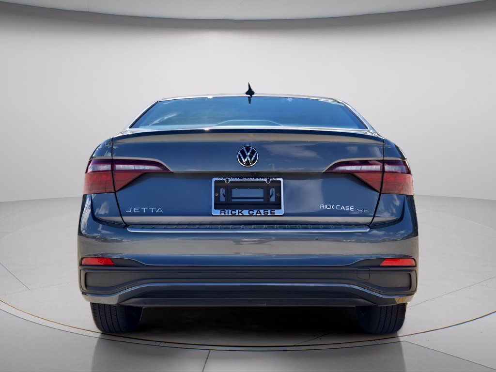 Certified 2023 Volkswagen Jetta SE w/ Panoramic Sunroof Package FWD image 5