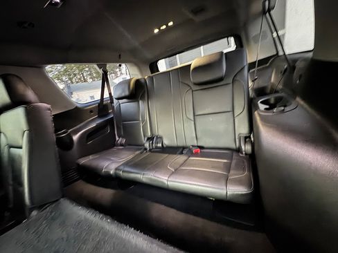 Used 2017 Chevrolet Suburban LT image 14