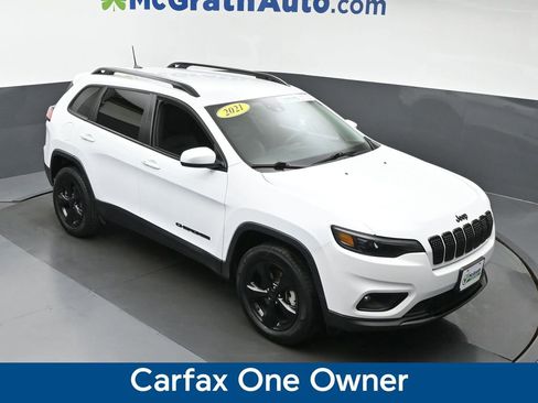 Used 2021 Jeep Cherokee Altitude image 3