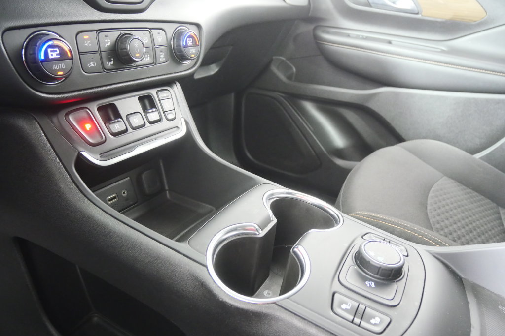 Used 2018 GMC Terrain SLE w/ Driver Convenience Package FWD image 23