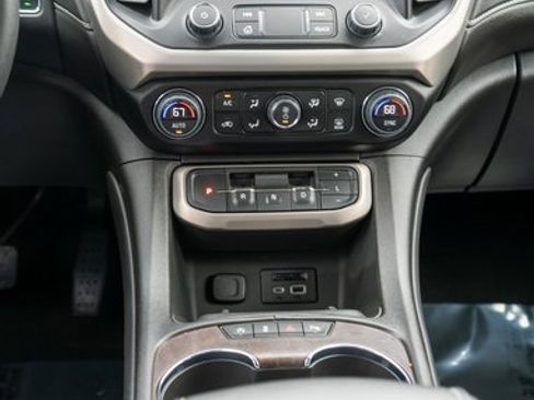 Used 2023 GMC Acadia Denali w/ Black Diamond Edition image 18