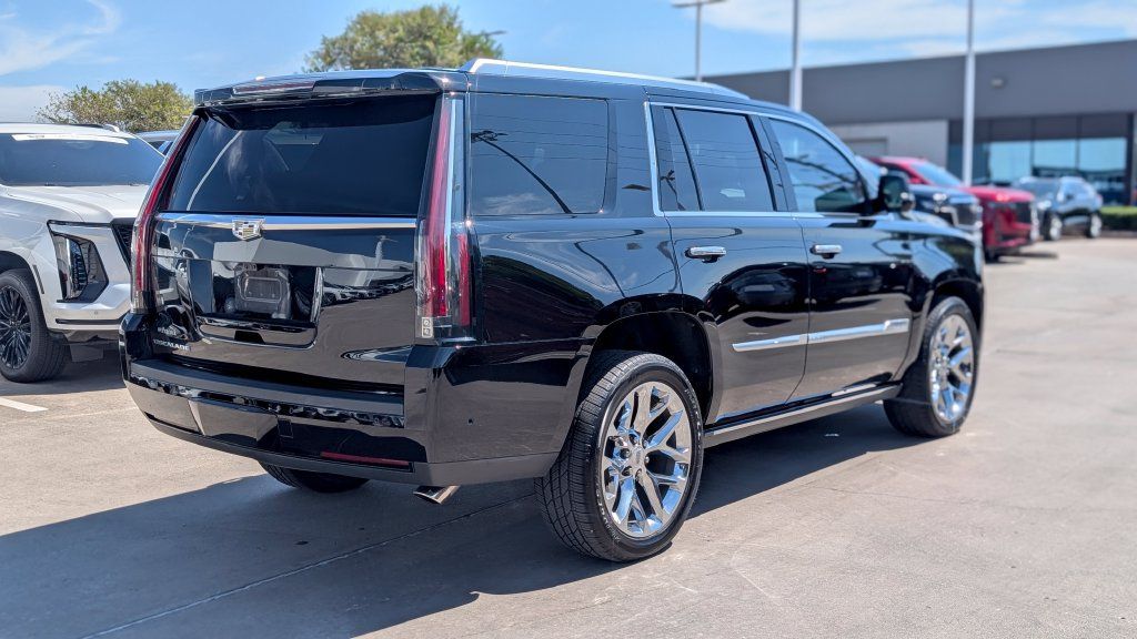 Used 2020 Cadillac Escalade Platinum AWD/4WD image 5