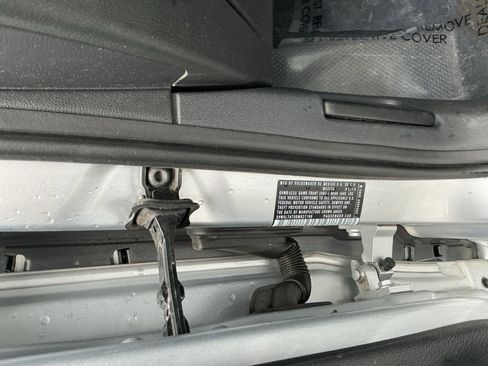 Used 2013 Volkswagen Beetle TDI image 38