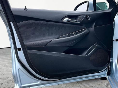 Used 2017 Chevrolet Cruze LT w/ Convenience Package image 23