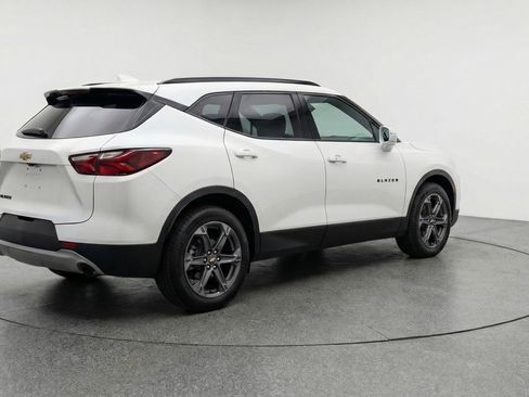 Used 2025 Chevrolet Blazer LT image 9