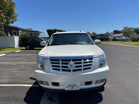 Used 2012 Cadillac Escalade ESV Luxury AWD/4WD image 6