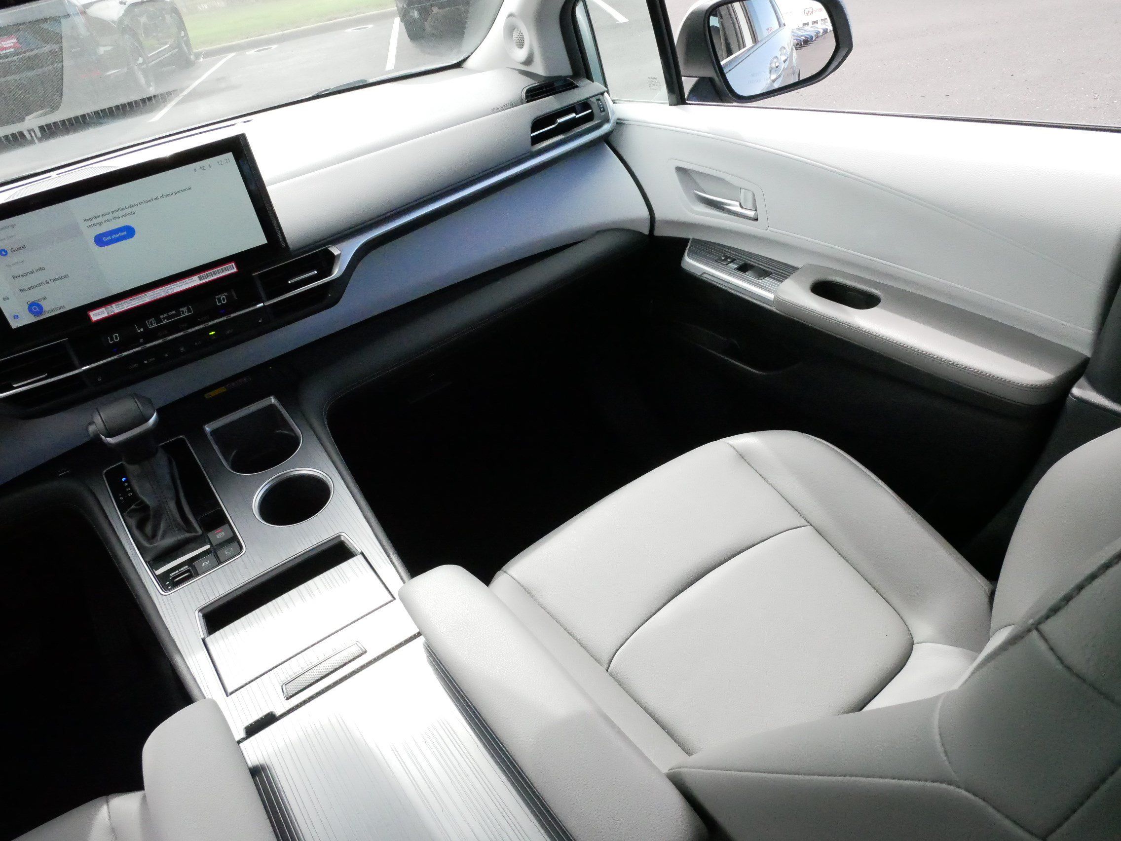 Certified 2025 Toyota Sienna XLE w/ XLE Plus Package AWD/4WD image 11