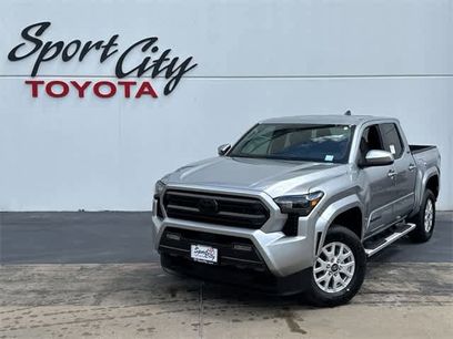 New 2025 Toyota Tacoma SR5