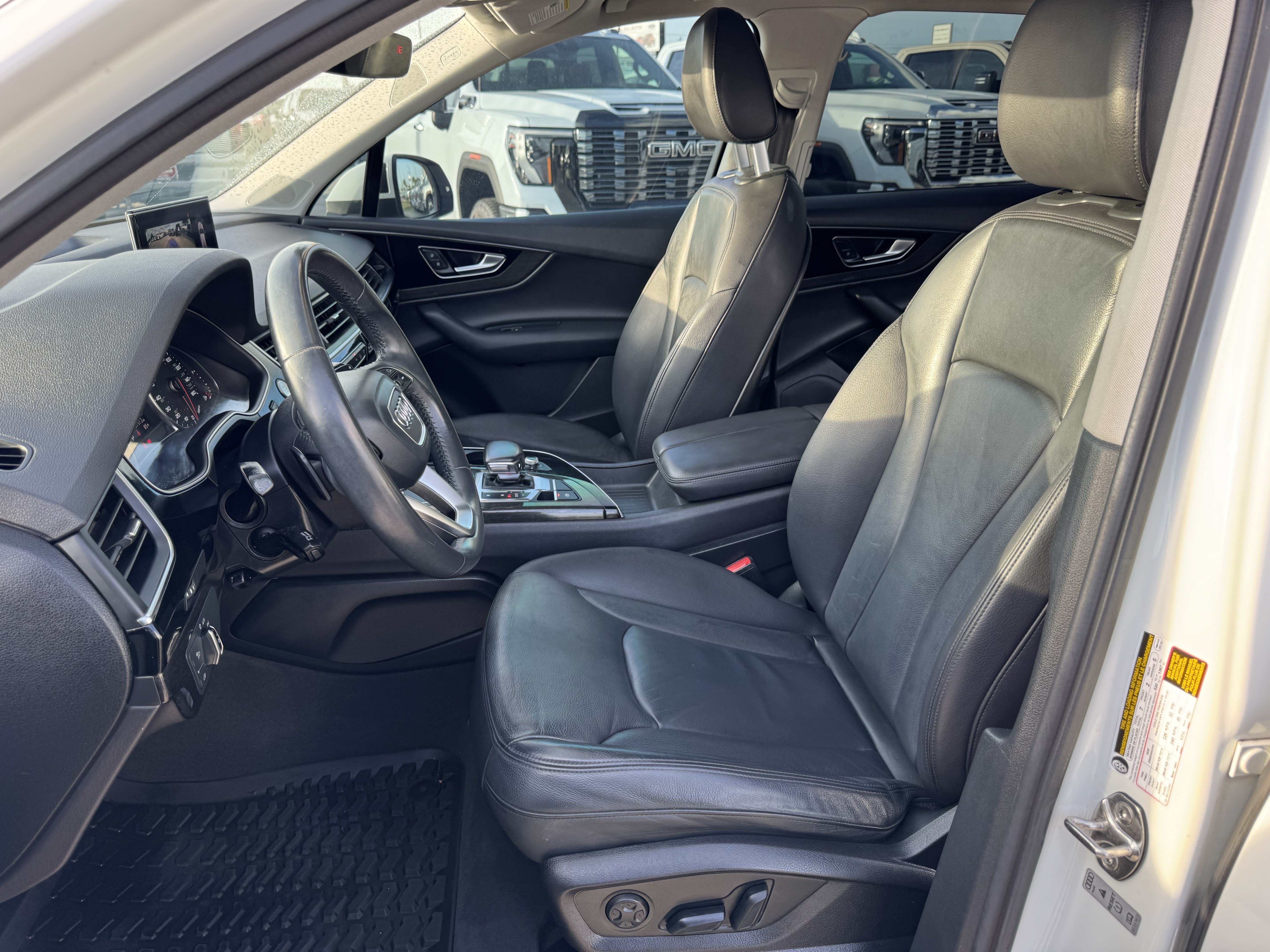 Used 2018 Audi Q7 3.0T Premium Plus w/ Premium Plus Package AWD/4WD image 23