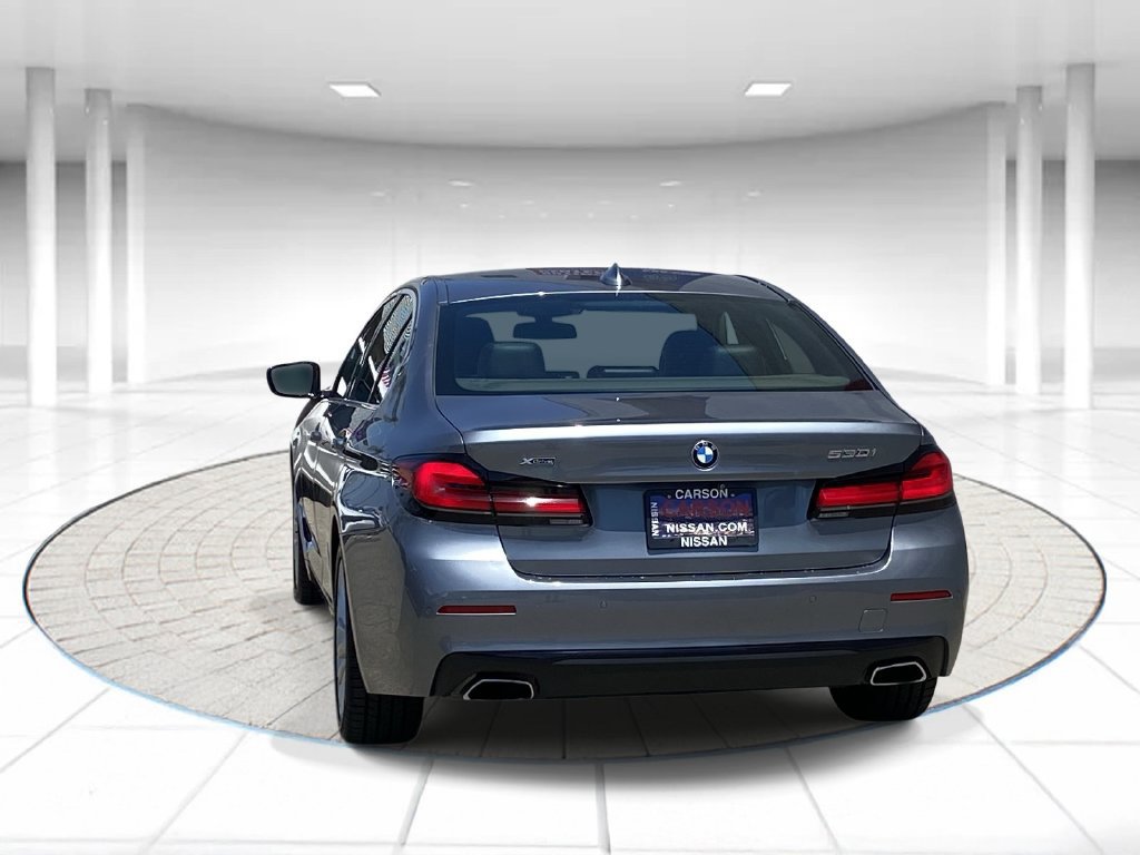 Used 2021 BMW 530i xDrive w/ Premium Package AWD/4WD image 3