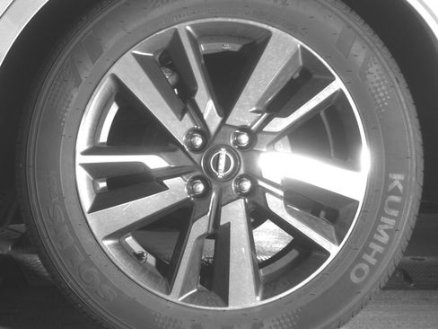 Used 2025 Nissan Versa SV image 14