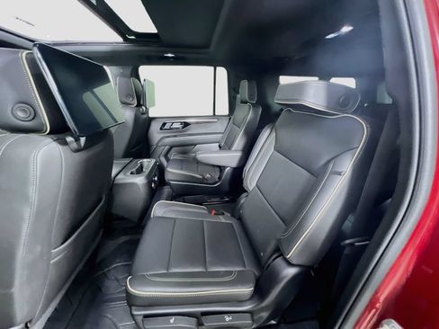Certified 2025 Chevrolet Suburban Premier AWD/4WD image 26