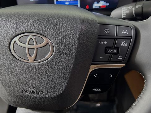 Used 2026 Toyota Crown AWD/4WD image 20