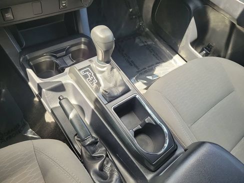 Used 2018 Toyota Tacoma SR w/ SR Convenience Package RWD image 18