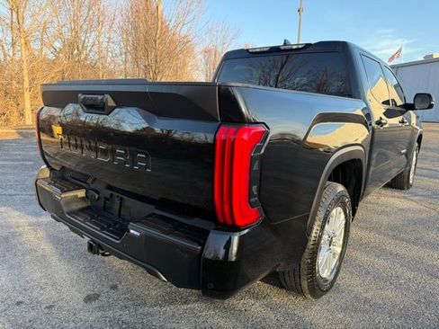 Used 2022 Toyota Tundra SR5 w/ SR5 Premium Package image 4