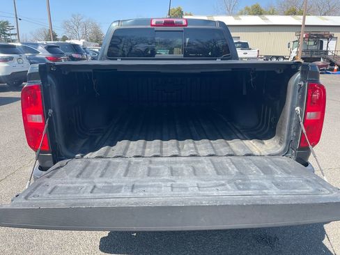 Used 2017 Chevrolet Colorado LT w/ LT Convenience Package image 16