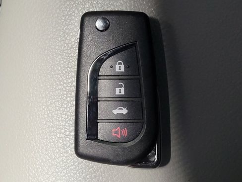 Used 2021 Toyota Camry SE FWD image 32