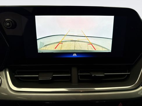 Used 2024 Chevrolet Trax LT image 17