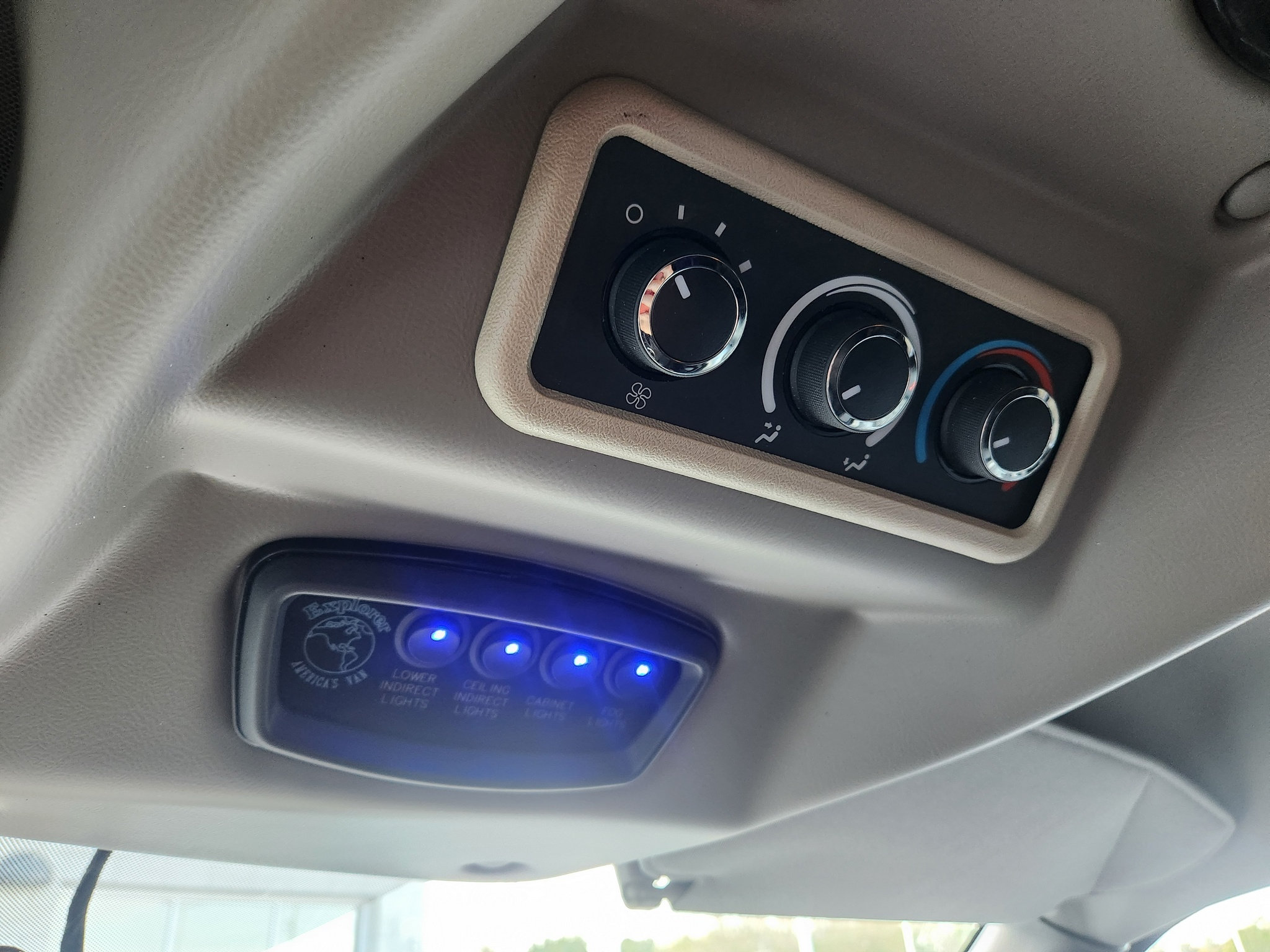 Used 2023 Chevrolet Express 2500 RWD image 48