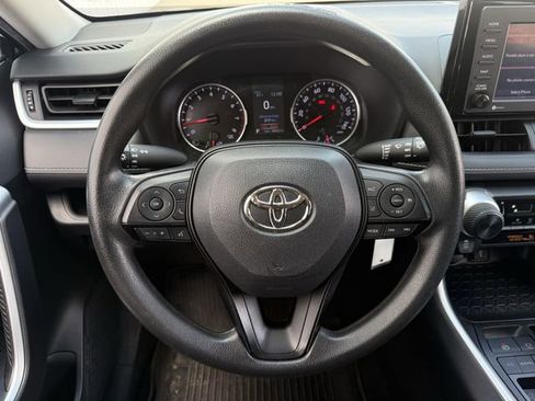 Used 2022 Toyota RAV4 LE image 11
