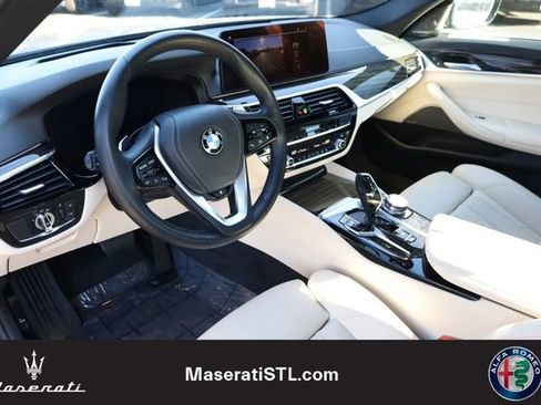 Used 2023 BMW 530i xDrive w/ Premium Package image 10