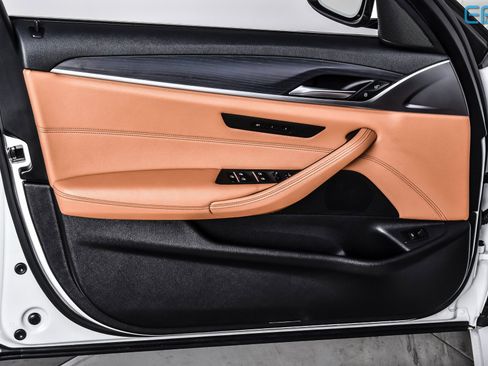 Used 2022 BMW 530i xDrive w/ Convenience Package image 15