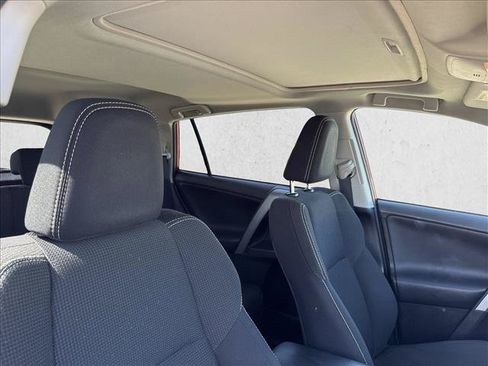 Used 2017 Toyota RAV4 XLE FWD image 16