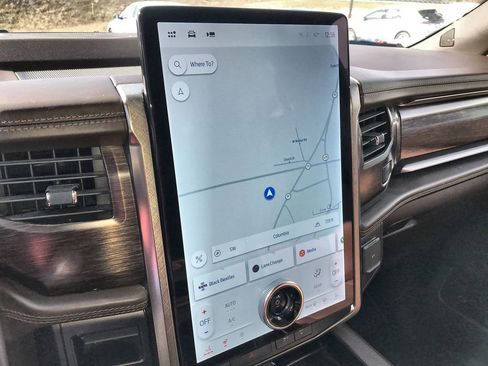 Used 2022 Ford Expedition King Ranch image 18