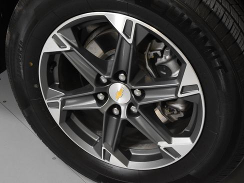 Used 2025 Chevrolet Blazer LT FWD image 6