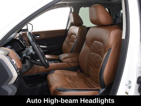 Used 2024 Nissan Pathfinder Platinum AWD/4WD image 24