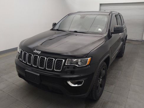 Used 2017 Jeep Grand Cherokee Laredo RWD image 15