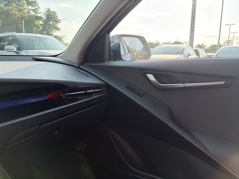 Certified 2023 Kia Niro EX Touring FWD image 16