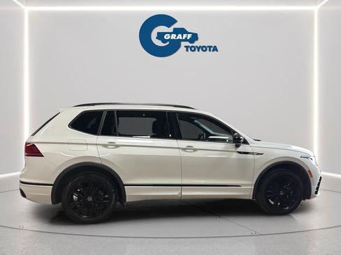 Used 2022 Volkswagen Tiguan SE R-Line image 6