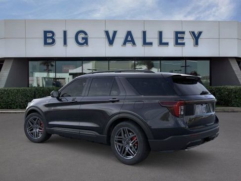 New 2026 Ford Explorer ST-Line w/ ST-Line Street Pack image 4