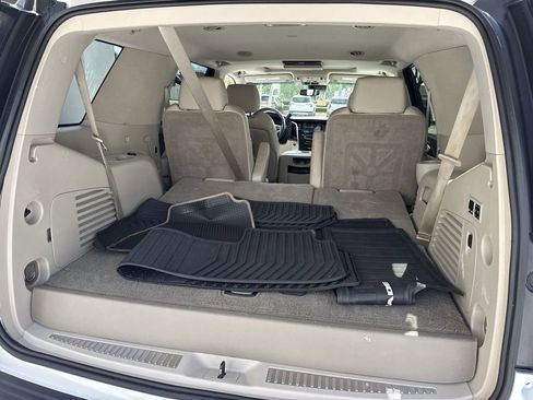 Used 2018 Cadillac Escalade Luxury AWD/4WD image 57
