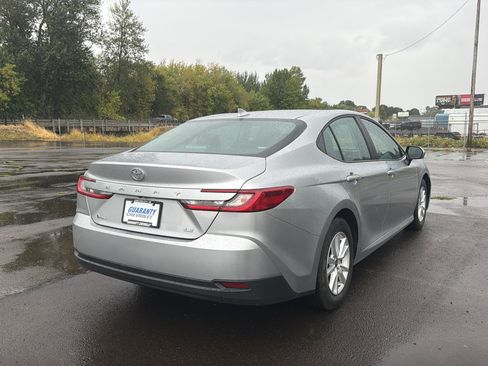 Used 2025 Toyota Camry LE FWD image 26