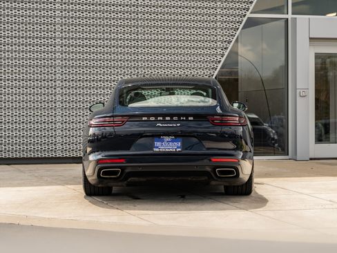 Used 2020 Porsche Panamera 4 image 31