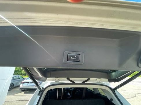 Used 2019 Subaru Ascent Limited w/ Popular Package #3 AWD/4WD image 10