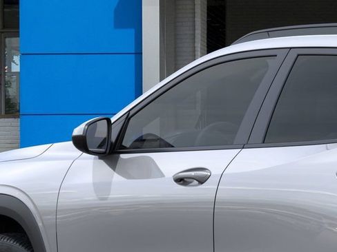 New 2026 Chevrolet Trax LT w/ LT Convenience Package FWD image 12