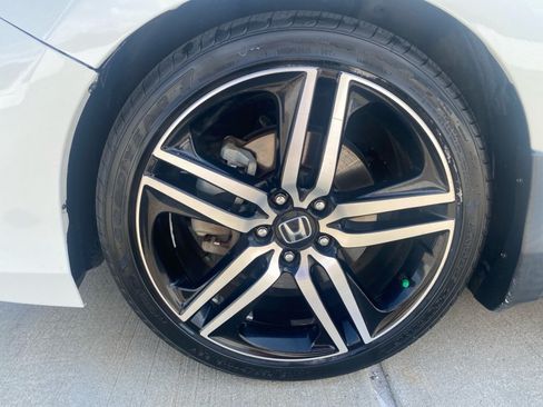 Used 2017 Honda Accord Sport image 31