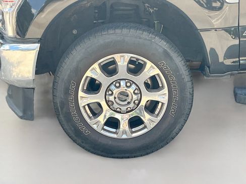 Used 2021 Ford F250 Lariat w/ Lariat Ultimate Package AWD/4WD image 31