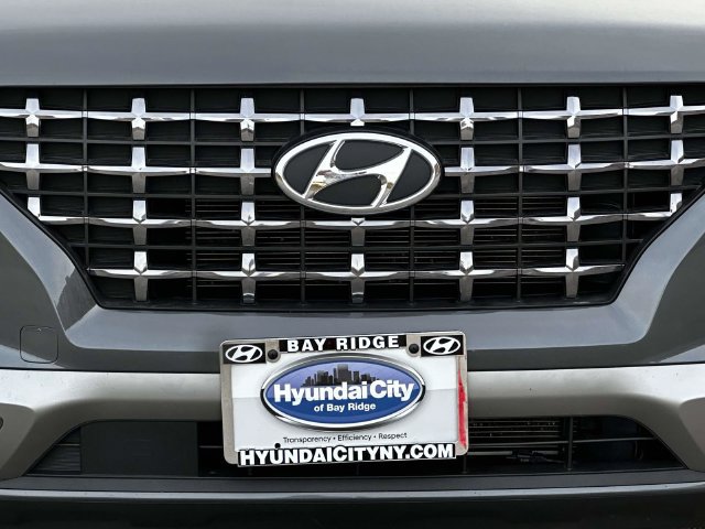 Used 2025 Hyundai Venue Limited FWD image 12