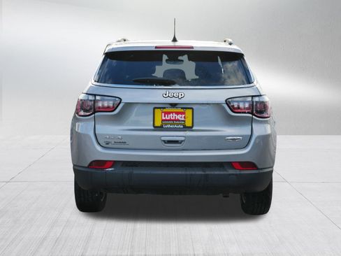 Used 2022 Jeep Compass Latitude image 6