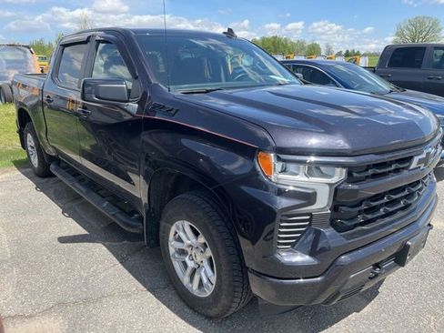Used 2023 Chevrolet Silverado 1500 RST w/ Z71 Off-Road Package AWD/4WD image 2