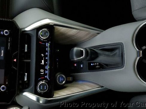 Used 2021 Toyota Venza XLE w/ Softex Package image 25