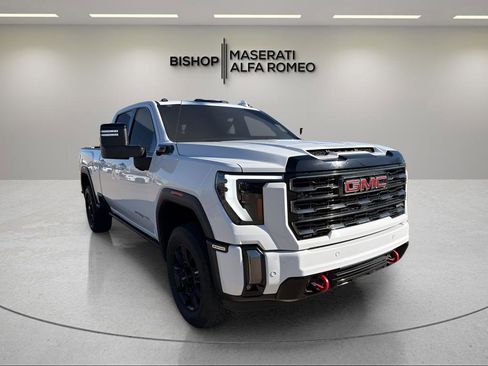 Used 2024 GMC Sierra 2500 AT4 w/ AT4 Premium Plus Package image 2