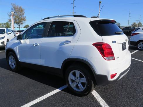 Used 2020 Chevrolet Trax LT w/ LT Convenience Package image 5