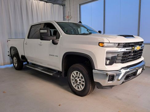 Used 2024 Chevrolet Silverado 2500 LT image 5