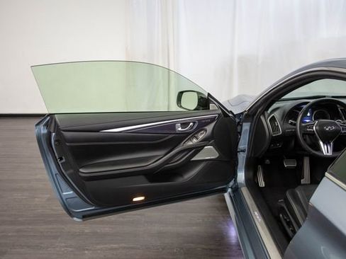 Used 2017 INFINITI Q60 Red Sport 400 image 16